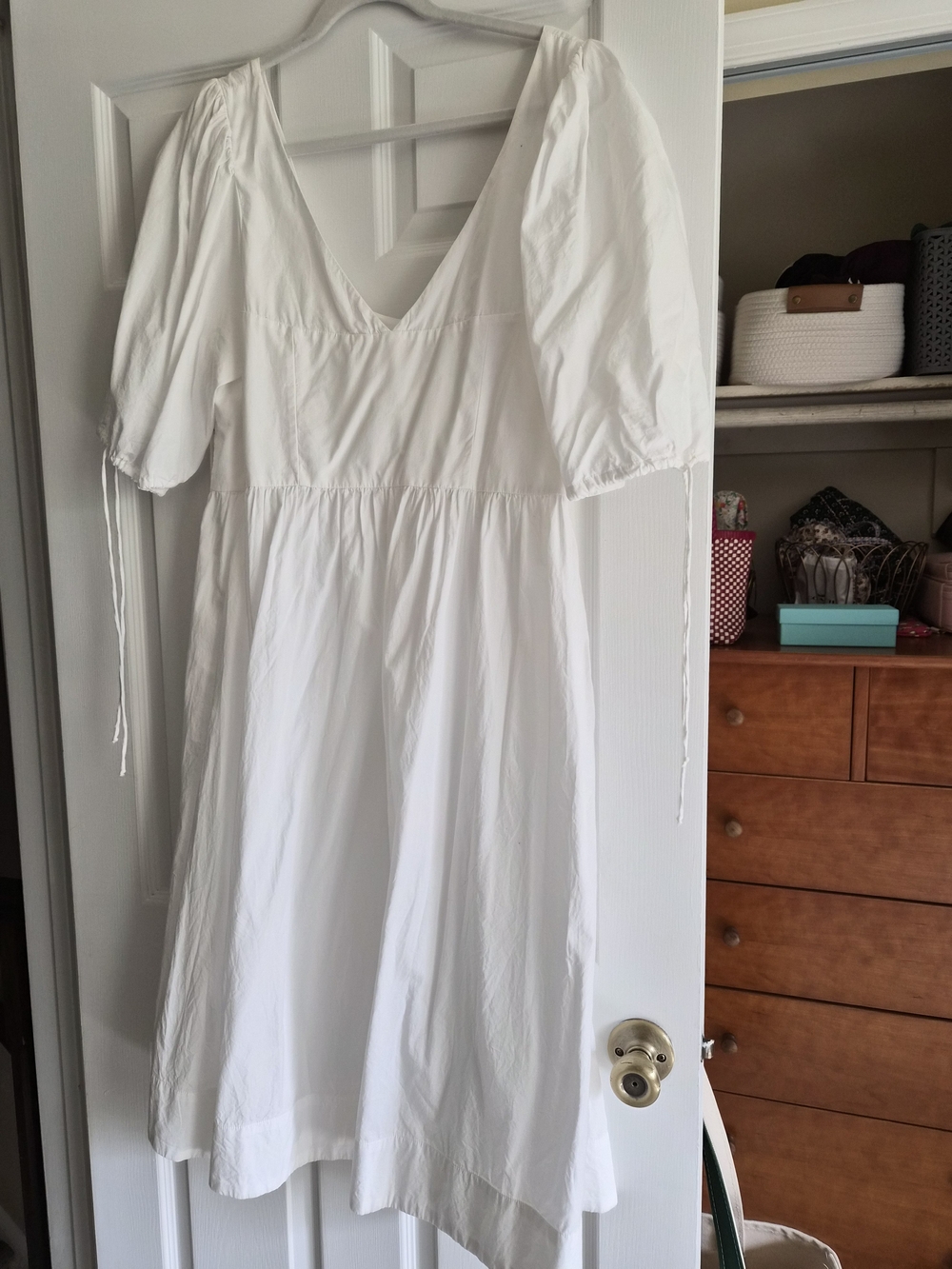 NWOT Classic Puff-Sleeve Midi Dress in White - Picture 8 of 8